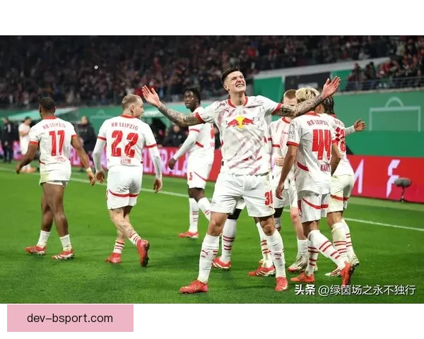 哈维·西蒙斯租借留队继续征战RB莱比锡新赛季